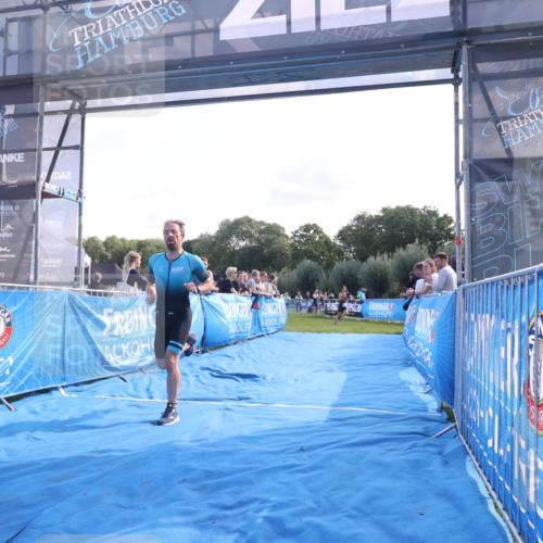 25.08.2024 - Elbe Triathlon Hamburg H.Heesch http://msf.ph/oto/6845929 25.08.2024 10:38:04 Ziel 160 meine-sportfotos.de