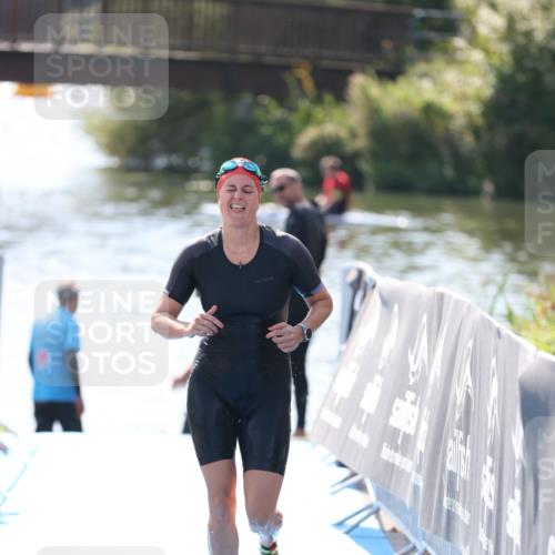 25.08.2024 - Elbe Triathlon Hamburg H.Heesch http://msf.ph/oto/6845933 25.08.2024 14:44:52 Schwimmen  meine-sportfotos.de