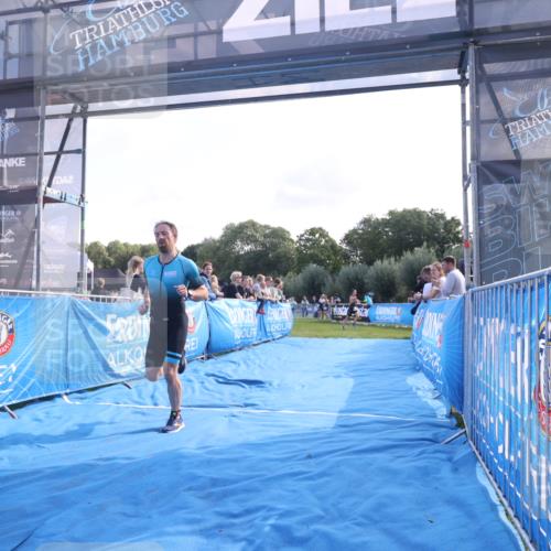 25.08.2024 - Elbe Triathlon Hamburg H.Heesch http://msf.ph/oto/6845934 25.08.2024 10:38:04 Ziel 160 meine-sportfotos.de