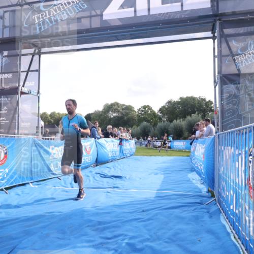 25.08.2024 - Elbe Triathlon Hamburg H.Heesch http://msf.ph/oto/6845937 25.08.2024 10:38:04 Ziel 160 meine-sportfotos.de
