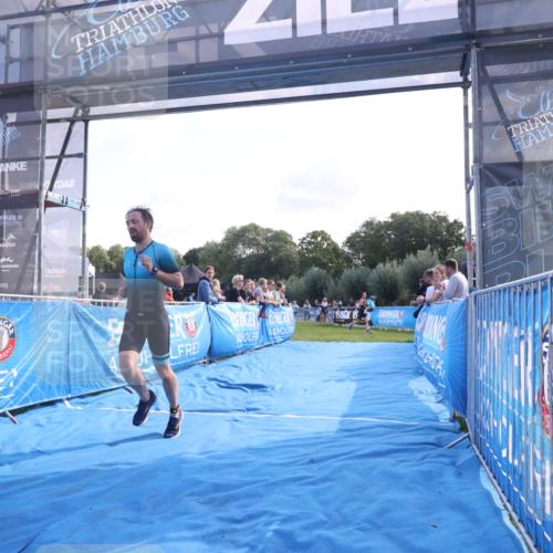 25.08.2024 - Elbe Triathlon Hamburg H.Heesch http://msf.ph/oto/6845943 25.08.2024 10:38:04 Ziel 160 meine-sportfotos.de