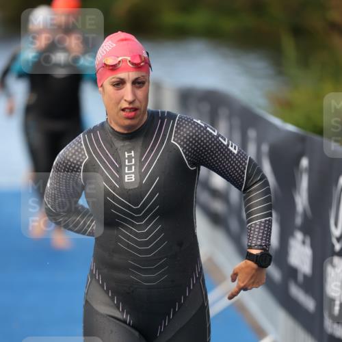 25.08.2024 - Elbe Triathlon Hamburg H.Heesch http://msf.ph/oto/6845946 25.08.2024 08:48:50 Schwimmen 114, 133, 143, 170, 177 meine-sportfotos.de