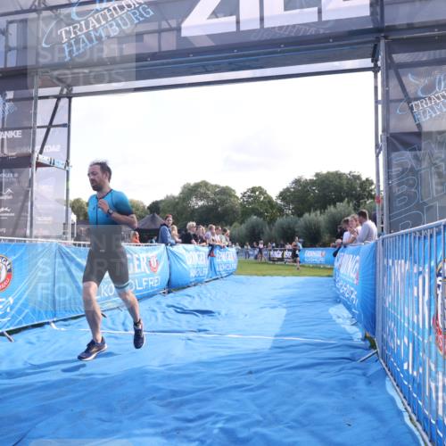 25.08.2024 - Elbe Triathlon Hamburg H.Heesch http://msf.ph/oto/6845948 25.08.2024 10:38:04 Ziel 160 meine-sportfotos.de