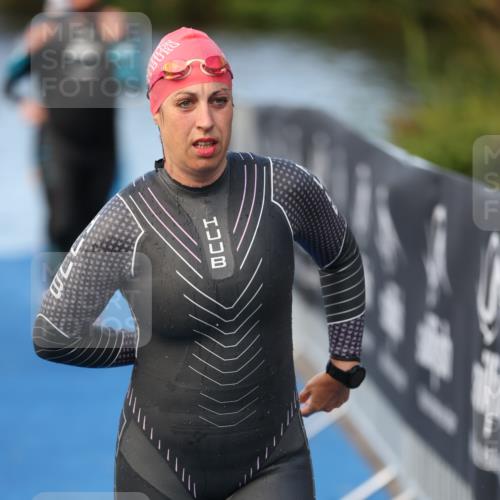 25.08.2024 - Elbe Triathlon Hamburg H.Heesch http://msf.ph/oto/6845959 25.08.2024 08:48:50 Schwimmen 114, 133, 143, 170, 177 meine-sportfotos.de