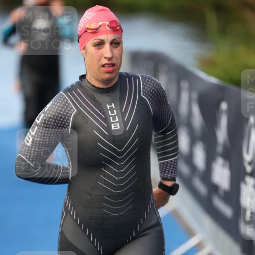 25.08.2024 - Elbe Triathlon Hamburg H.Heesch http://msf.ph/oto/6845962 25.08.2024 08:48:50 Schwimmen 114, 133, 143, 170, 177 meine-sportfotos.de