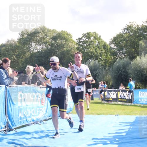 25.08.2024 - Elbe Triathlon Hamburg H.Heesch http://msf.ph/oto/6845964 25.08.2024 10:38:40 Ziel 59, 69, 70 meine-sportfotos.de