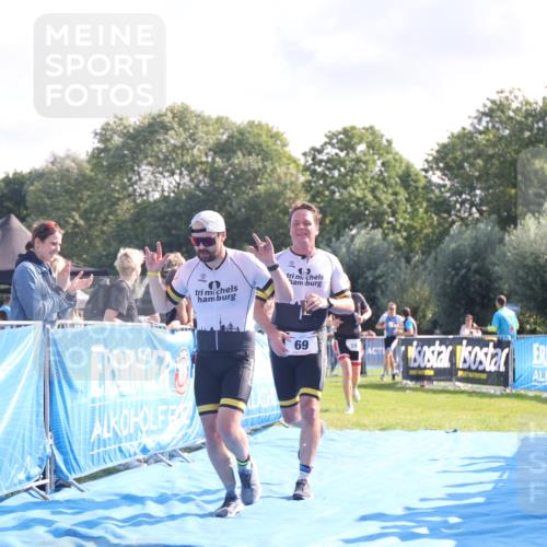 25.08.2024 - Elbe Triathlon Hamburg H.Heesch http://msf.ph/oto/6845973 25.08.2024 10:38:40 Ziel 59, 69, 70 meine-sportfotos.de
