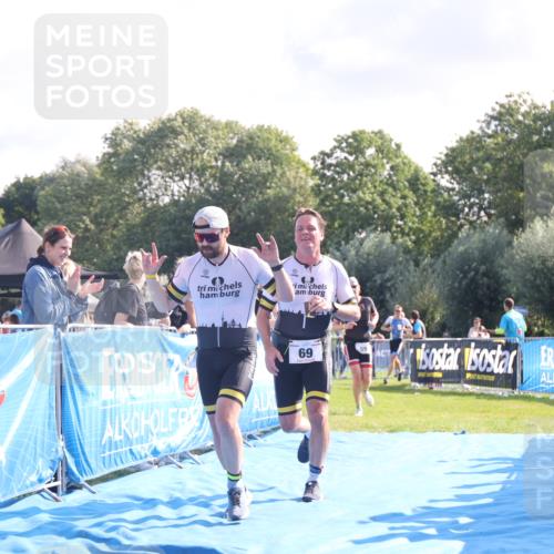 25.08.2024 - Elbe Triathlon Hamburg H.Heesch http://msf.ph/oto/6845979 25.08.2024 10:38:40 Ziel 59, 69, 70 meine-sportfotos.de