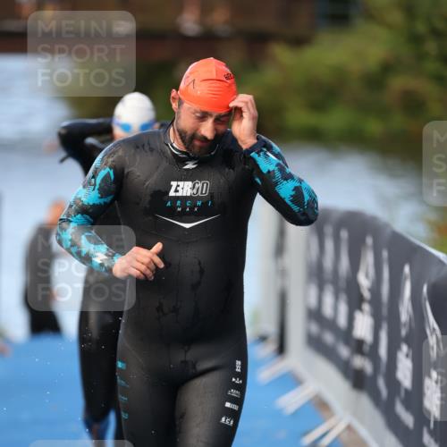 25.08.2024 - Elbe Triathlon Hamburg H.Heesch http://msf.ph/oto/6845986 25.08.2024 08:48:53 Schwimmen 114, 133, 143, 170, 177 meine-sportfotos.de
