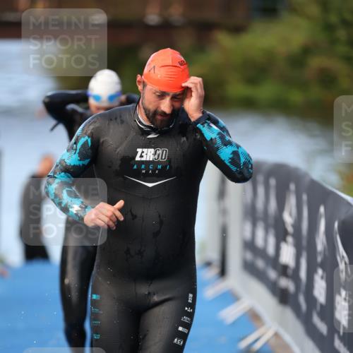 25.08.2024 - Elbe Triathlon Hamburg H.Heesch http://msf.ph/oto/6845993 25.08.2024 08:48:53 Schwimmen 114, 133, 143, 170, 177 meine-sportfotos.de