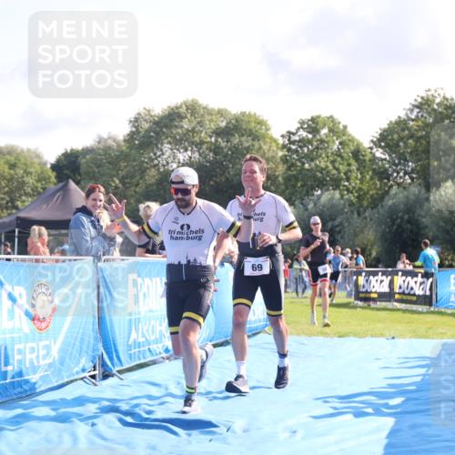 25.08.2024 - Elbe Triathlon Hamburg H.Heesch http://msf.ph/oto/6845994 25.08.2024 10:38:40 Ziel 59, 69, 70 meine-sportfotos.de
