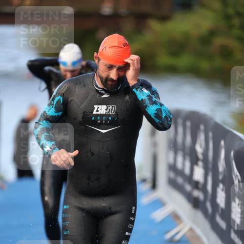 25.08.2024 - Elbe Triathlon Hamburg H.Heesch http://msf.ph/oto/6845996 25.08.2024 08:48:53 Schwimmen 114, 133, 143, 170, 177 meine-sportfotos.de