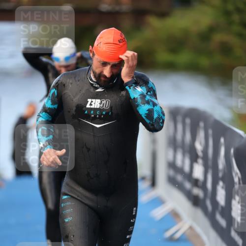 25.08.2024 - Elbe Triathlon Hamburg H.Heesch http://msf.ph/oto/6846008 25.08.2024 08:48:53 Schwimmen 114, 133, 143, 170, 177 meine-sportfotos.de