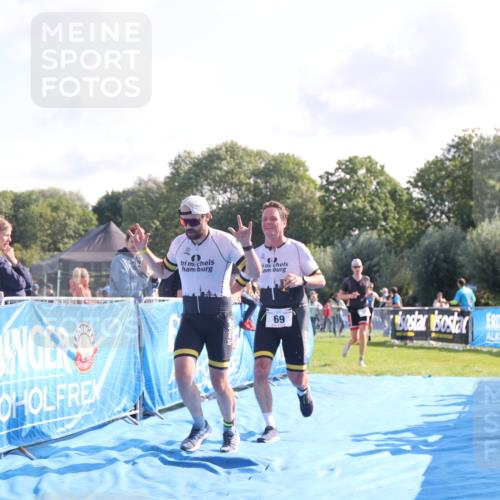 25.08.2024 - Elbe Triathlon Hamburg H.Heesch http://msf.ph/oto/6846010 25.08.2024 10:38:40 Ziel 59, 69, 70 meine-sportfotos.de