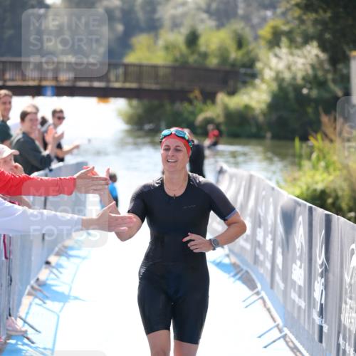 25.08.2024 - Elbe Triathlon Hamburg H.Heesch http://msf.ph/oto/6846021 25.08.2024 14:44:55 Schwimmen  meine-sportfotos.de