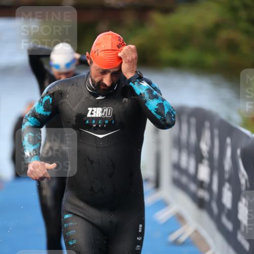 25.08.2024 - Elbe Triathlon Hamburg H.Heesch http://msf.ph/oto/6846024 25.08.2024 08:48:53 Schwimmen 114, 133, 143, 170, 177 meine-sportfotos.de