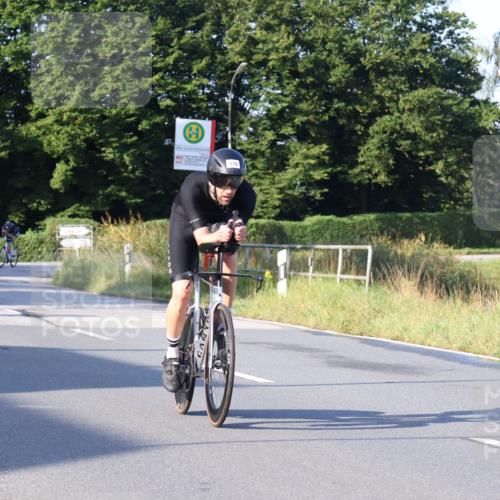 25.08.2024 - Elbe Triathlon Hamburg Fuchs,  Jonas http://msf.ph/oto/6846030 25.08.2024 09:07:34 Radfahren 100, 298, 159, 316, 99 meine-sportfotos.de