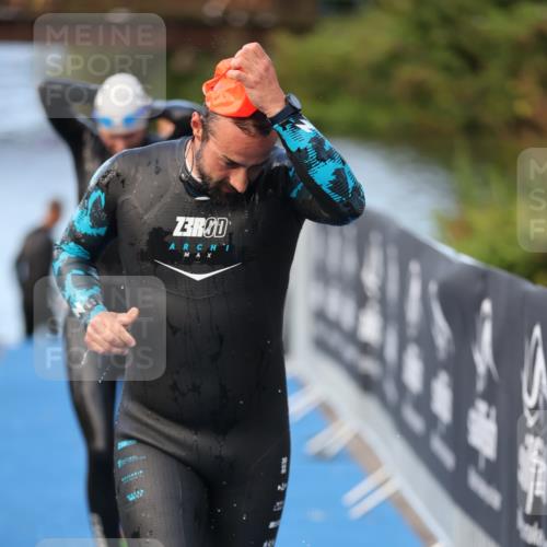 25.08.2024 - Elbe Triathlon Hamburg H.Heesch http://msf.ph/oto/6846031 25.08.2024 08:48:54 Schwimmen 114, 133, 143, 170, 177 meine-sportfotos.de