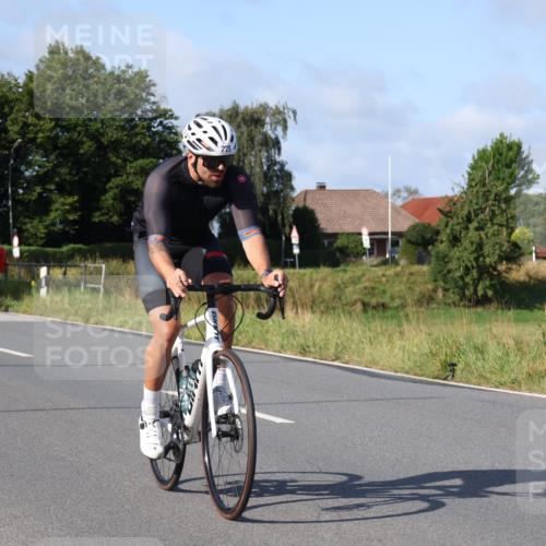 25.08.2024 - Elbe Triathlon Hamburg Fuchs,  Jonas http://msf.ph/oto/6846035 25.08.2024 09:48:52 Radfahren 118, 353, 326, 228, 145, 219 meine-sportfotos.de