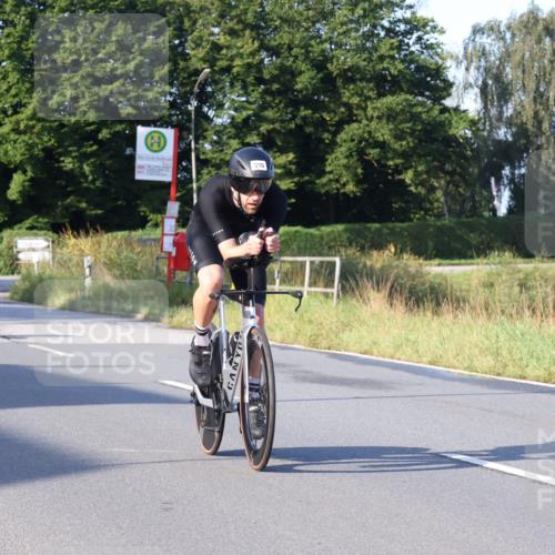 25.08.2024 - Elbe Triathlon Hamburg Fuchs,  Jonas http://msf.ph/oto/6846037 25.08.2024 09:07:35 Radfahren 159, 316, 99, 37 meine-sportfotos.de