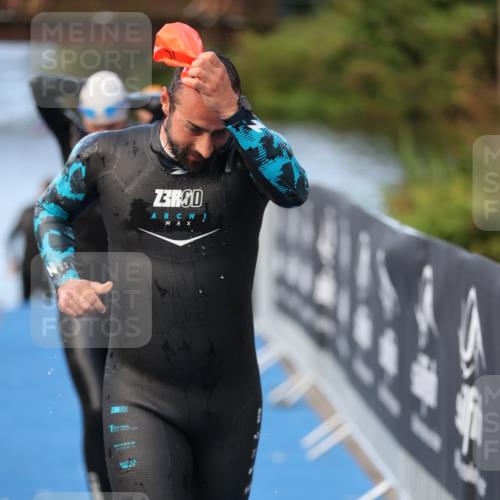 25.08.2024 - Elbe Triathlon Hamburg H.Heesch http://msf.ph/oto/6846043 25.08.2024 08:48:54 Schwimmen 114, 133, 143, 170, 177 meine-sportfotos.de
