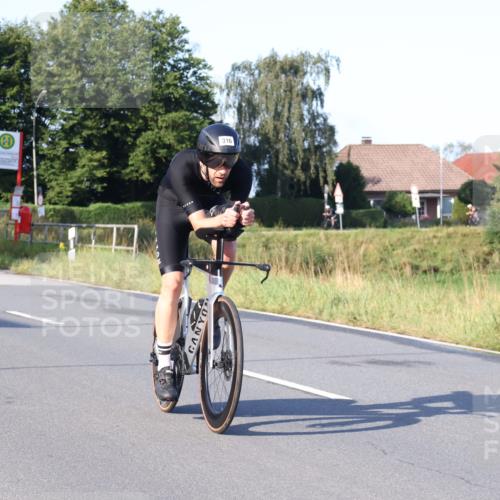 25.08.2024 - Elbe Triathlon Hamburg Fuchs,  Jonas http://msf.ph/oto/6846047 25.08.2024 09:07:35 Radfahren 159, 316, 99, 37 meine-sportfotos.de