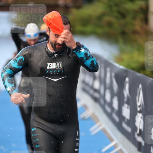 25.08.2024 - Elbe Triathlon Hamburg H.Heesch http://msf.ph/oto/6846053 25.08.2024 08:48:54 Schwimmen 114, 133, 143, 170, 177 meine-sportfotos.de