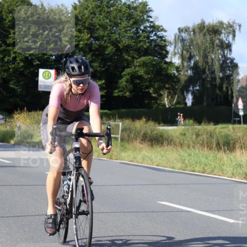 25.08.2024 - Elbe Triathlon Hamburg Fuchs,  Jonas http://msf.ph/oto/6846054 25.08.2024 09:48:55 Radfahren 353, 326, 228, 145, 219 meine-sportfotos.de