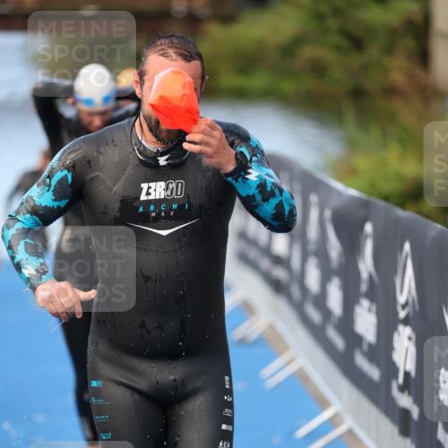 25.08.2024 - Elbe Triathlon Hamburg H.Heesch http://msf.ph/oto/6846056 25.08.2024 08:48:54 Schwimmen 114, 133, 143, 170, 177 meine-sportfotos.de