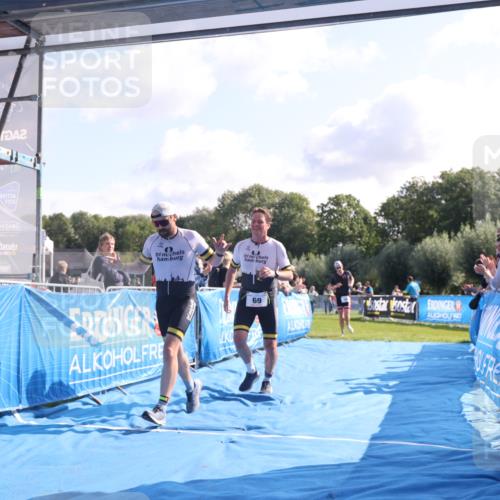 25.08.2024 - Elbe Triathlon Hamburg H.Heesch http://msf.ph/oto/6846058 25.08.2024 10:38:41 Ziel 59, 69, 70 meine-sportfotos.de