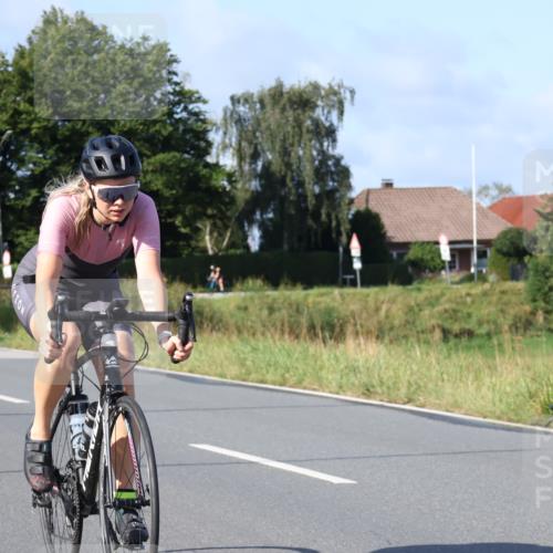 25.08.2024 - Elbe Triathlon Hamburg Fuchs,  Jonas http://msf.ph/oto/6846060 25.08.2024 09:48:55 Radfahren 353, 326, 228, 145, 219 meine-sportfotos.de