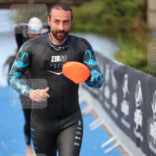 25.08.2024 - Elbe Triathlon Hamburg H.Heesch http://msf.ph/oto/6846070 25.08.2024 08:48:54 Schwimmen 114, 133, 143, 170, 177 meine-sportfotos.de
