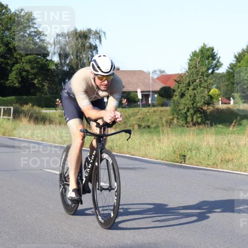 25.08.2024 - Elbe Triathlon Hamburg Fuchs,  Jonas http://msf.ph/oto/6846078 25.08.2024 09:07:37 Radfahren 316, 99, 37 meine-sportfotos.de
