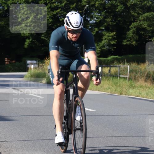 25.08.2024 - Elbe Triathlon Hamburg Fuchs,  Jonas http://msf.ph/oto/6846081 25.08.2024 09:48:57 Radfahren 228, 145, 219 meine-sportfotos.de