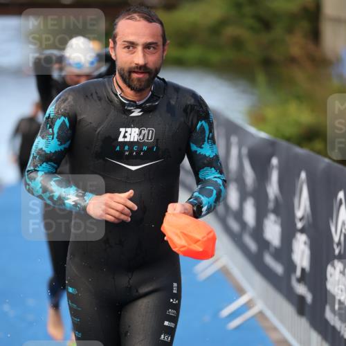 25.08.2024 - Elbe Triathlon Hamburg H.Heesch http://msf.ph/oto/6846082 25.08.2024 08:48:54 Schwimmen 114, 133, 143, 170, 177 meine-sportfotos.de