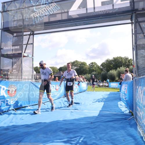 25.08.2024 - Elbe Triathlon Hamburg H.Heesch http://msf.ph/oto/6846089 25.08.2024 10:38:41 Ziel 59, 69, 70 meine-sportfotos.de