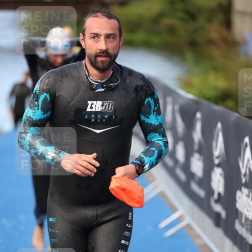 25.08.2024 - Elbe Triathlon Hamburg H.Heesch http://msf.ph/oto/6846090 25.08.2024 08:48:54 Schwimmen 114, 133, 143, 170, 177 meine-sportfotos.de