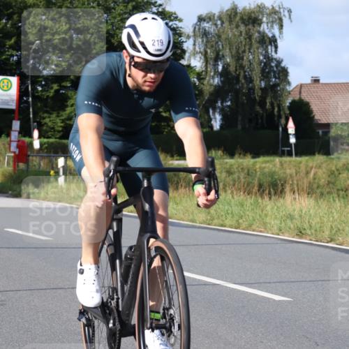 25.08.2024 - Elbe Triathlon Hamburg Fuchs,  Jonas http://msf.ph/oto/6846092 25.08.2024 09:48:57 Radfahren 228, 145, 219 meine-sportfotos.de