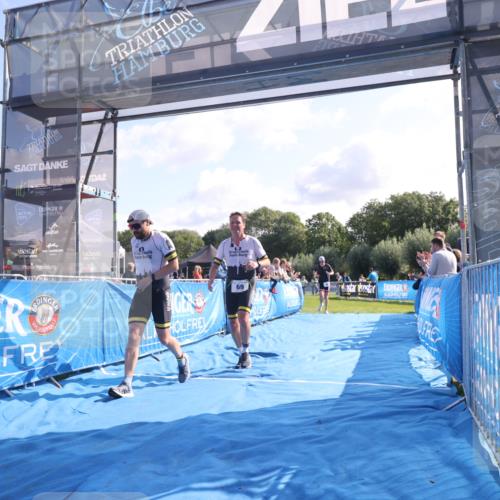 25.08.2024 - Elbe Triathlon Hamburg H.Heesch http://msf.ph/oto/6846093 25.08.2024 10:38:41 Ziel 59, 69, 70 meine-sportfotos.de