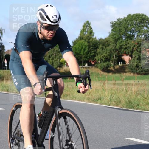 25.08.2024 - Elbe Triathlon Hamburg Fuchs,  Jonas http://msf.ph/oto/6846101 25.08.2024 09:48:57 Radfahren 228, 145, 219 meine-sportfotos.de