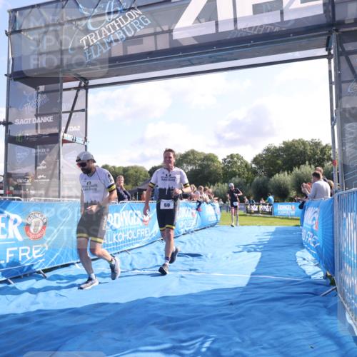 25.08.2024 - Elbe Triathlon Hamburg H.Heesch http://msf.ph/oto/6846112 25.08.2024 10:38:41 Ziel 59, 69, 70 meine-sportfotos.de