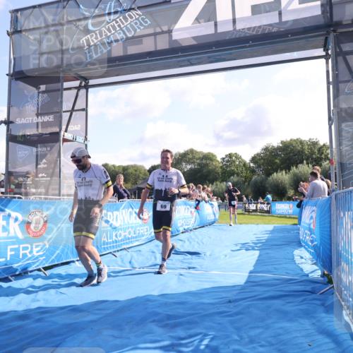 25.08.2024 - Elbe Triathlon Hamburg H.Heesch http://msf.ph/oto/6846118 25.08.2024 10:38:41 Ziel 59, 69, 70 meine-sportfotos.de