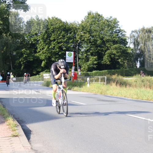 25.08.2024 - Elbe Triathlon Hamburg Fuchs,  Jonas http://msf.ph/oto/6846125 25.08.2024 09:07:41 Radfahren 99, 37, 39, 89 meine-sportfotos.de