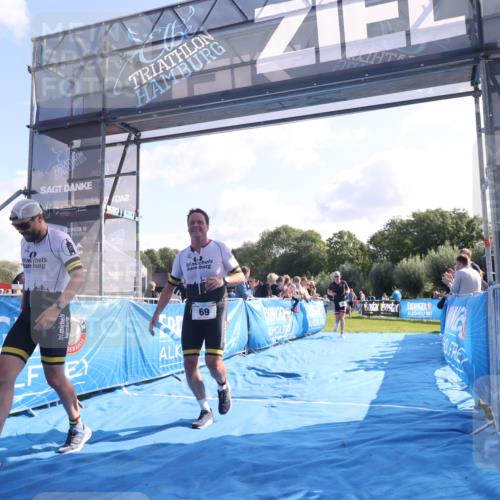25.08.2024 - Elbe Triathlon Hamburg H.Heesch http://msf.ph/oto/6846135 25.08.2024 10:38:42 Ziel 59, 69, 70 meine-sportfotos.de