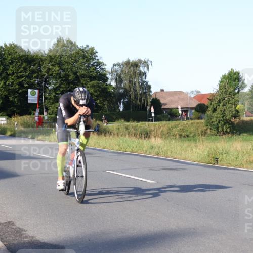 25.08.2024 - Elbe Triathlon Hamburg Fuchs,  Jonas http://msf.ph/oto/6846141 25.08.2024 09:07:42 Radfahren 99, 37, 39, 89, 188 meine-sportfotos.de