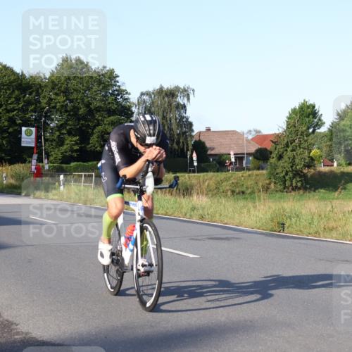 25.08.2024 - Elbe Triathlon Hamburg Fuchs,  Jonas http://msf.ph/oto/6846145 25.08.2024 09:07:42 Radfahren 99, 37, 39, 89, 188 meine-sportfotos.de