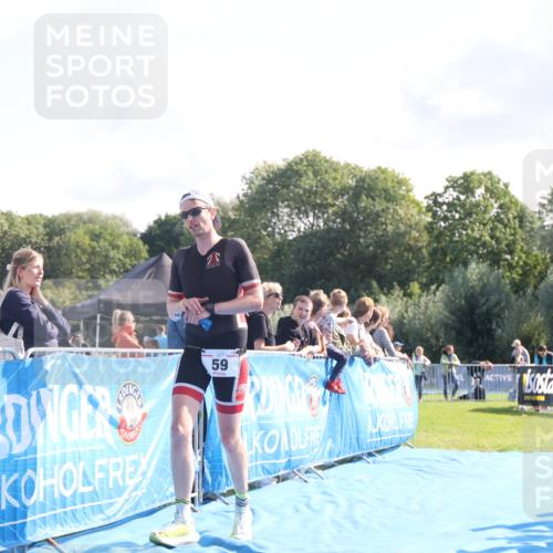 25.08.2024 - Elbe Triathlon Hamburg H.Heesch http://msf.ph/oto/6846155 25.08.2024 10:38:44 Ziel 59, 69, 70 meine-sportfotos.de