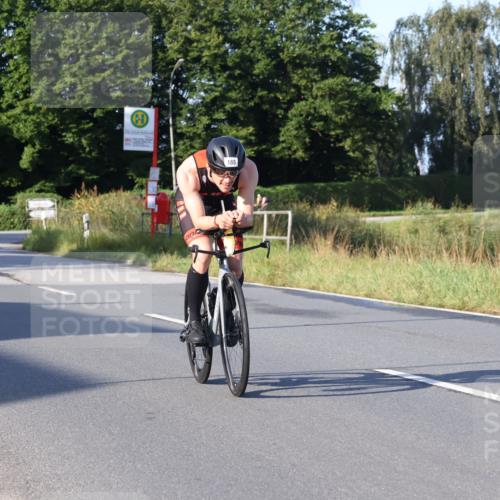 25.08.2024 - Elbe Triathlon Hamburg Fuchs,  Jonas http://msf.ph/oto/6846189 25.08.2024 09:07:48 Radfahren 39, 89, 188, 197, 81 meine-sportfotos.de