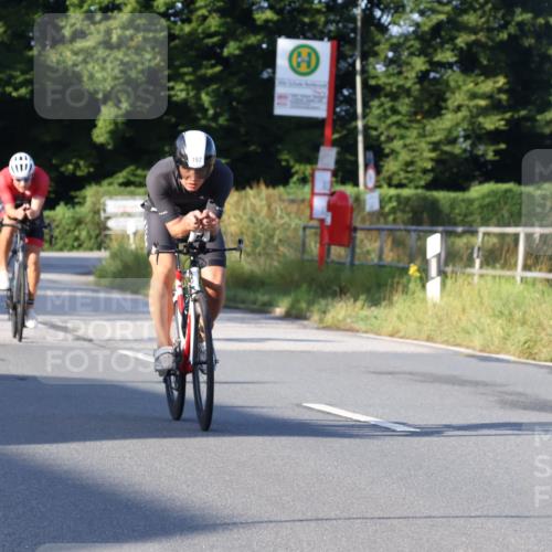 25.08.2024 - Elbe Triathlon Hamburg Fuchs,  Jonas http://msf.ph/oto/6846209 25.08.2024 09:07:50 Radfahren 39, 89, 188, 197, 81, 294, 92 meine-sportfotos.de