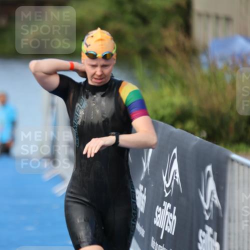 25.08.2024 - Elbe Triathlon Hamburg H.Heesch http://msf.ph/oto/6846217 25.08.2024 08:48:59 Schwimmen 133, 143, 170, 177 meine-sportfotos.de